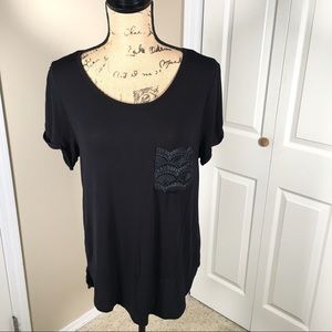 SO Black Hi Lo Relaxed Tee with Lace Front Pocket